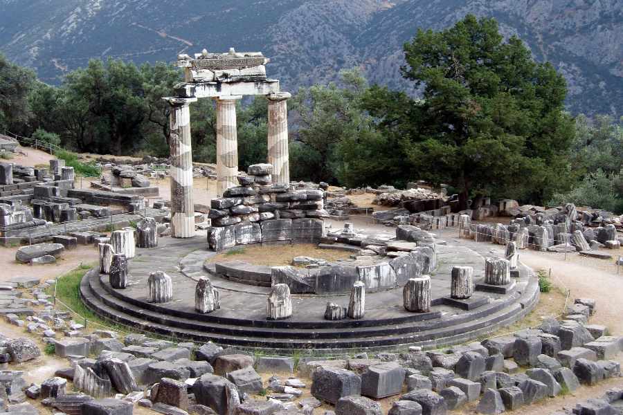 delphi shrine holidays2greece.org